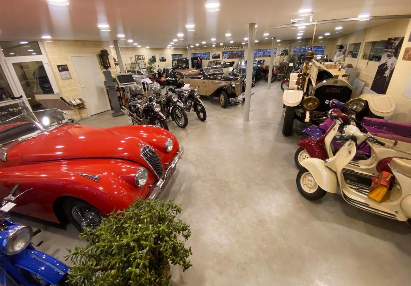 Classic Car Museum Apartment Riga Extérieur photo